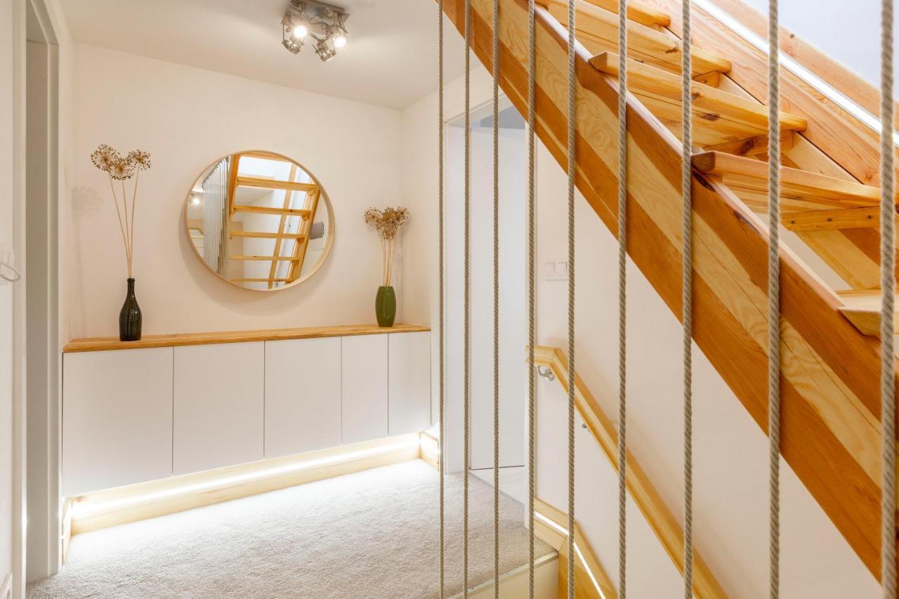 Unique Central 3 Floor Home With 4Bdrm, 3Bthrm Budapest Eksteriør bilde