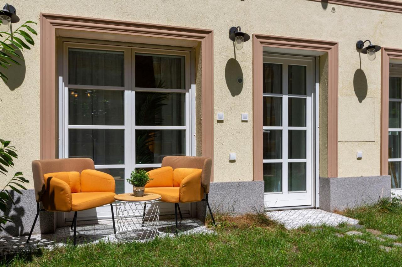 Unique Central 3 Floor Home With 4Bdrm, 3Bthrm Budapest Eksteriør bilde