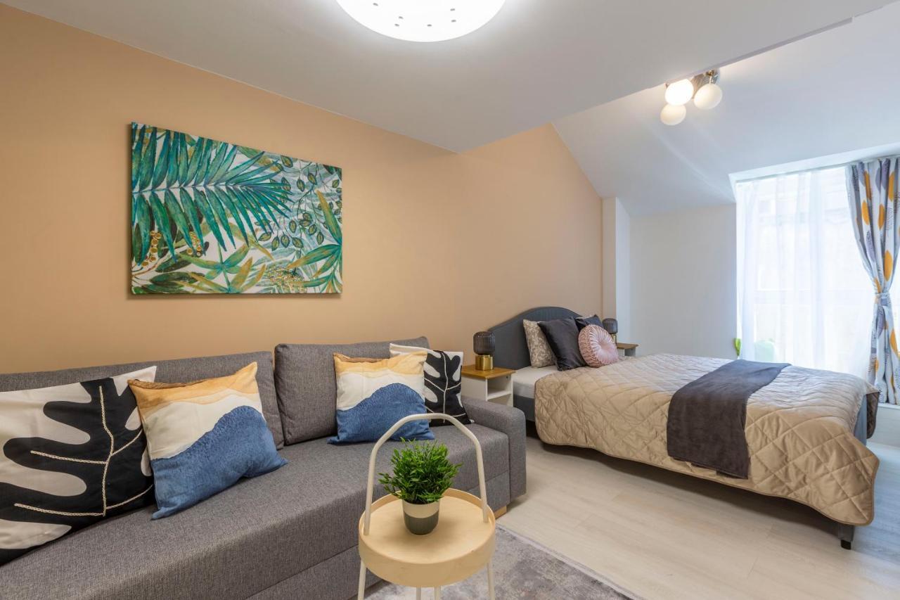 Unique Central 3 Floor Home With 4Bdrm, 3Bthrm Budapest Eksteriør bilde